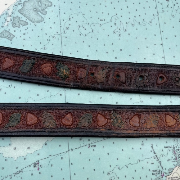 Vintage 90s Acorn / Oak Leaf Tooled Belt - Picture 3 of 3